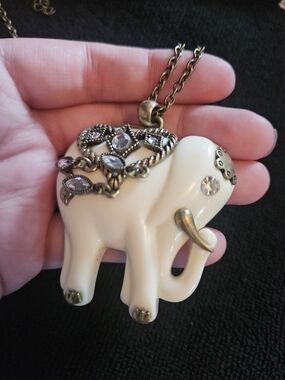 Vintage Avon Elephant Pendant Necklace with Rhinestones